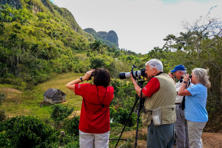 Tourists observing birds (L. Leschner 2017)